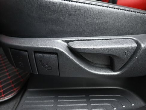 Used 2023 Toyota Highlander XSE FWD image 38