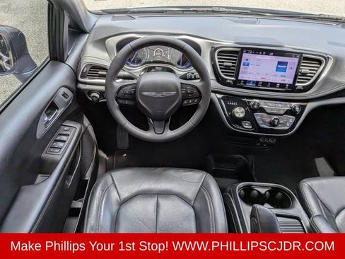 Certified 2022 Chrysler Pacifica Touring-L w/ S Appearance Package FWD image 15
