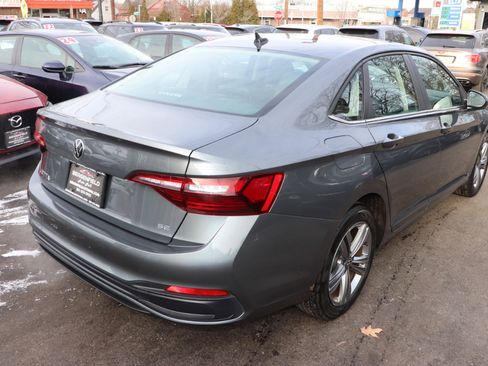 Used 2024 Volkswagen Jetta SE image 5
