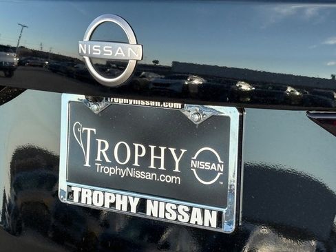 Certified 2025 Nissan Sentra SV image 9