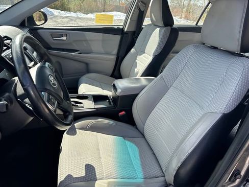 Used 2015 Toyota Camry SE image 34