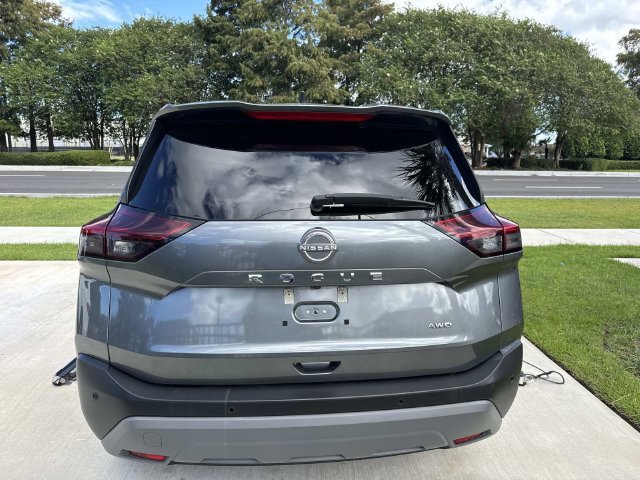 Used 2023 Nissan Rogue S AWD/4WD image 6