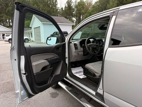 Used 2016 GMC Canyon W/T w/ Convenience Package RWD image 9