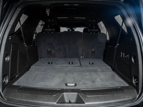 Used 2021 Chevrolet Tahoe LT w/ LT Signature Package image 9