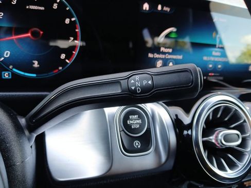 Used 2021 Mercedes-Benz GLB 250 image 10