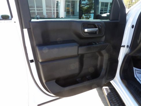 Used 2023 Chevrolet Silverado 2500 Custom w/ Infotainment Package image 6