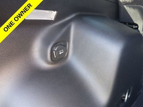 Used 2022 Jeep Cherokee Latitude Lux AWD/4WD image 10