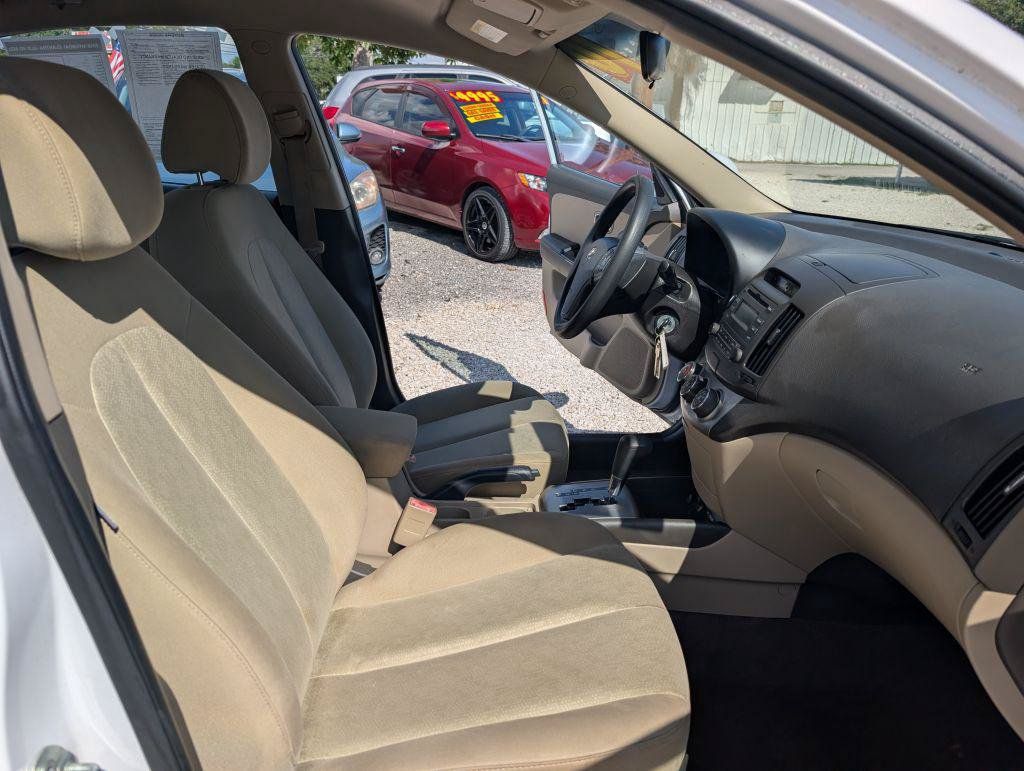 Used 2010 Hyundai Elantra GLS FWD image 14