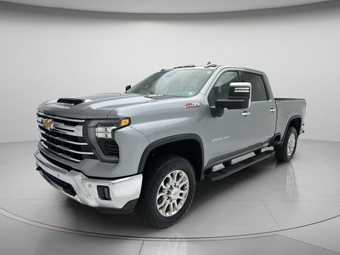 Used 2025 Chevrolet Silverado 2500 LTZ w/ LTZ Plus Package AWD/4WD image 4