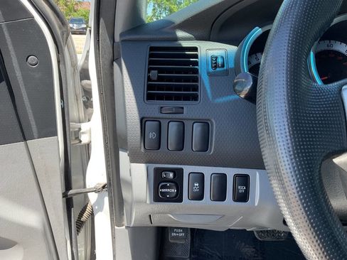 Used 2014 Toyota Tacoma 4x4 Double Cab w/ SR5 Package image 16