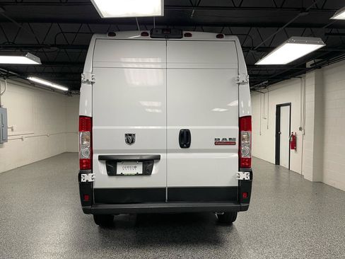 Used 2022 RAM ProMaster 2500 w/ Driver Convenience Group FWD image 7