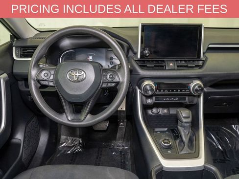 Used 2025 Toyota RAV4 LE AWD/4WD image 6