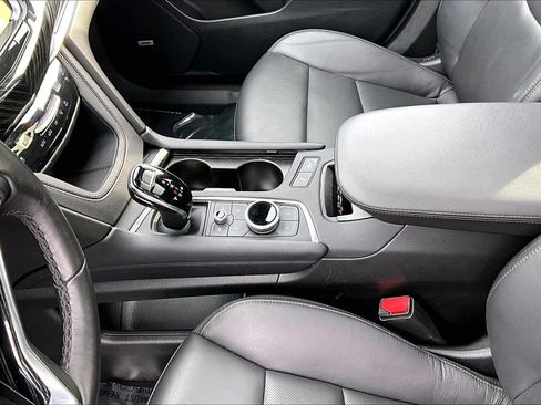 Used 2025 Cadillac XT6 Premium Luxury image 15