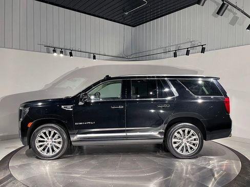 Used 2021 GMC Yukon Denali w/ Denali Premium Package image 16