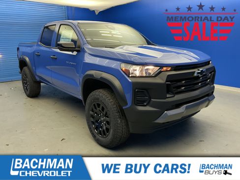 New 2026 Chevrolet Colorado Trail Boss AWD/4WD image 1