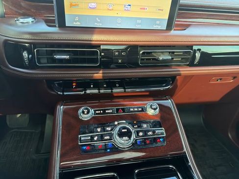 Used 2022 Lincoln Aviator Black Label w/ Class IV Trailer Tow Package AWD/4WD image 20