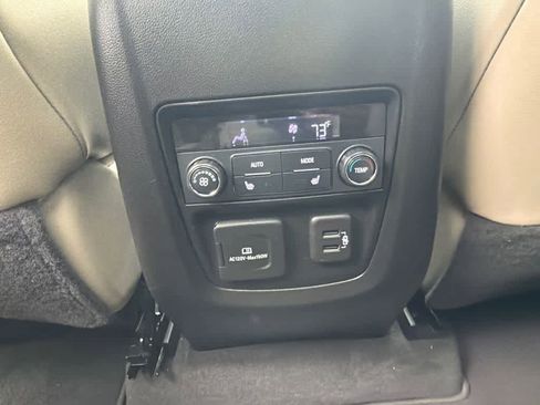 Used 2018 Buick Enclave Premium image 20