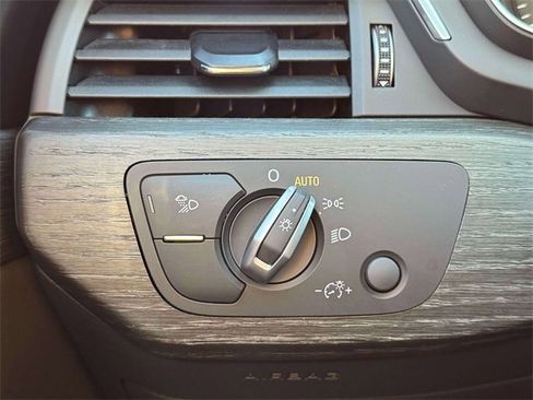 Used 2020 Audi A4 2.0T Premium image 22