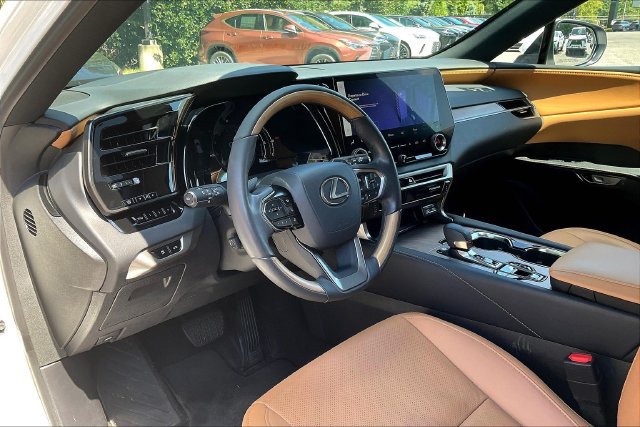 Used 2024 Lexus RX 350 Premium w/ Accessory Package (Z1) AWD/4WD image 17