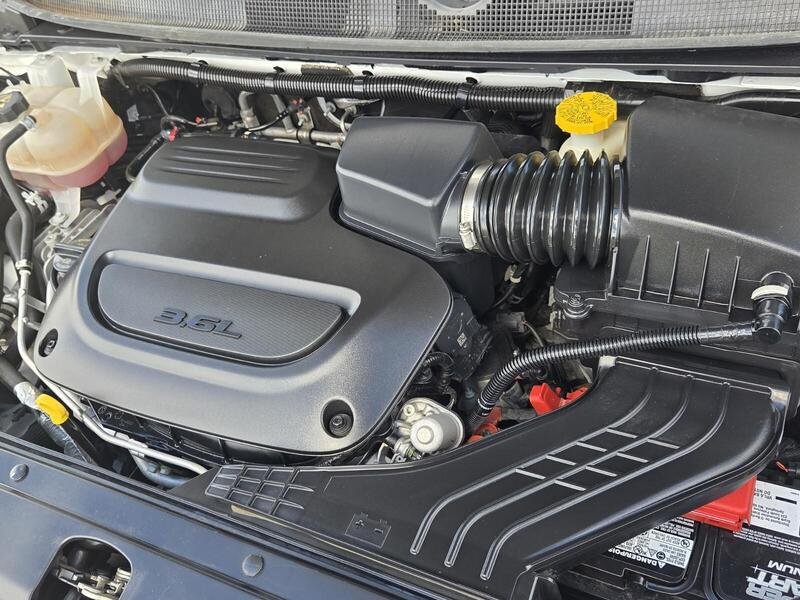 Certified 2023 Chrysler Pacifica Touring-L FWD image 23
