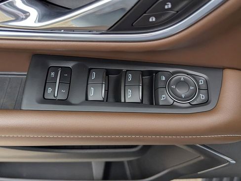 Used 2021 Chevrolet Tahoe High Country AWD/4WD image 17
