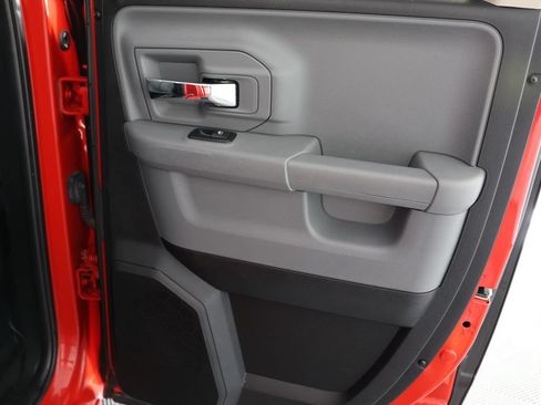 Used 2018 RAM 1500 Classic SLT RWD image 24