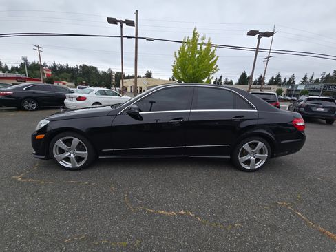 Used 2010 Mercedes-Benz E 350 4MATIC Sedan image 4