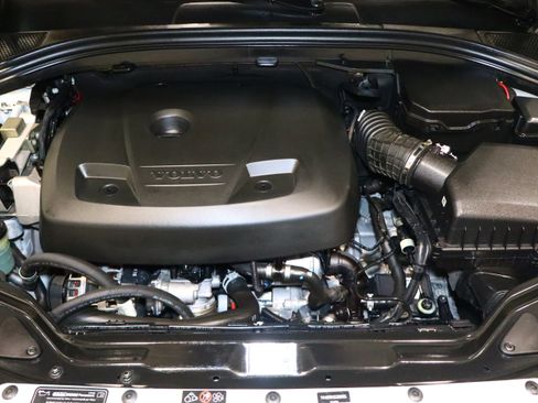 Used 2016 Volvo XC60 T6 Platinum w/ Climate Package image 9