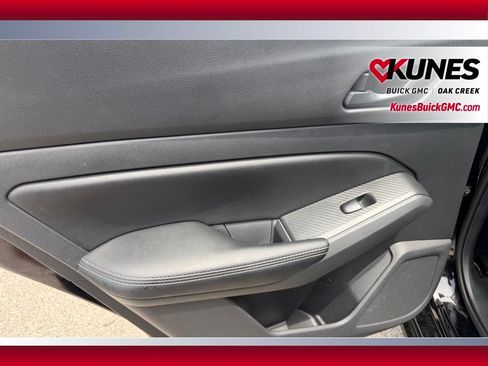 Used 2025 Nissan Altima 2.5 SV FWD image 10