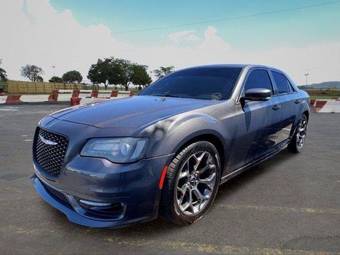 Used 2018 Chrysler 300 S w/ 300S Premium Group RWD image 3