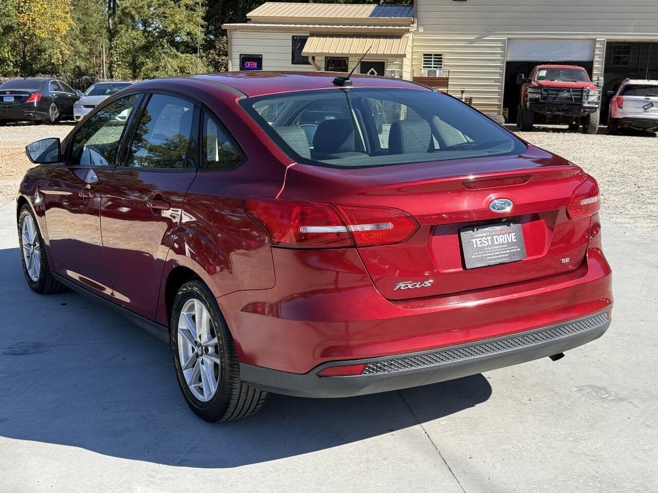 Used 2015 Ford Focus SE FWD image 12