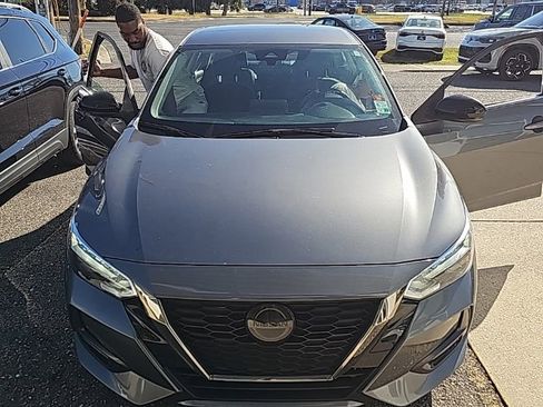 Used 2021 Nissan Sentra SR w/ Lighting Package image 6