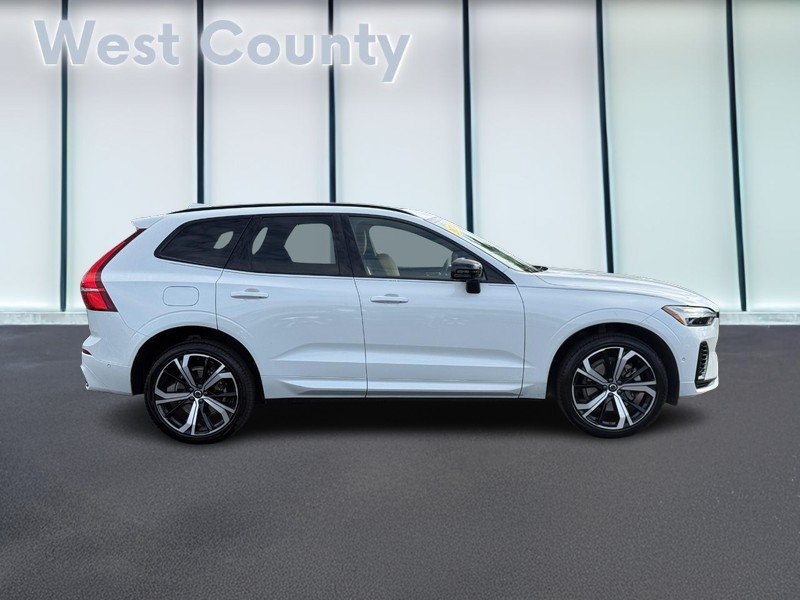 Used 2024 Volvo XC60 T8 Ultimate w/ Protection Package Premier AWD/4WD image 2