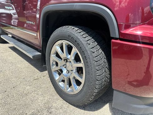 Used 2017 GMC Sierra 1500 Denali AWD/4WD image 3