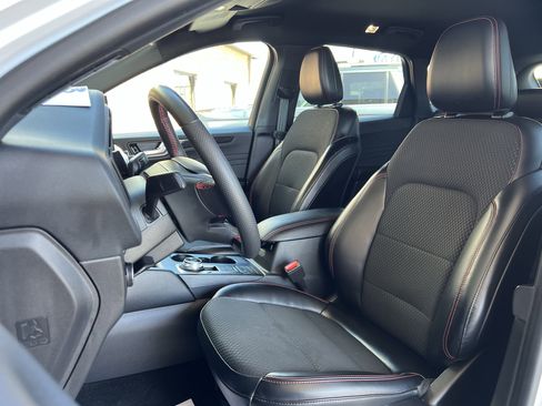 Used 2023 Ford Escape ST-Line image 11