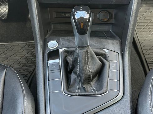 Certified 2022 Volkswagen Tiguan SE image 16