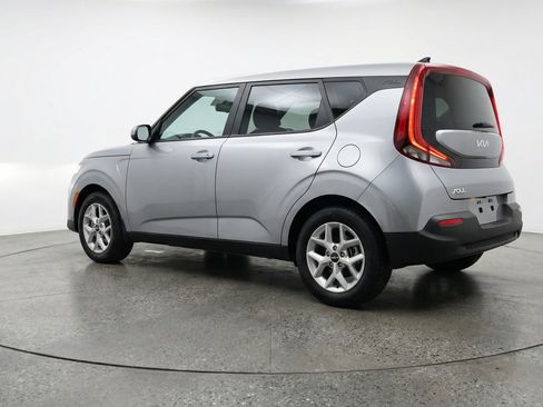 Used 2025 Kia Soul LX w/ LX Technology Package FWD image 6