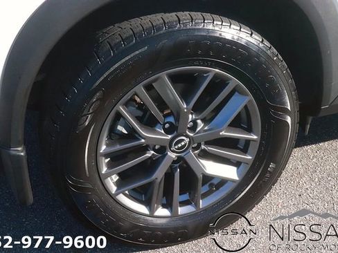 Used 2023 Nissan Rogue S AWD/4WD image 8