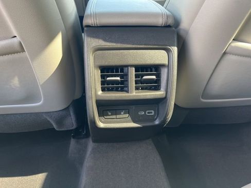 Certified 2022 Cadillac XT4 Luxury w/ Cold Weather Package image 34