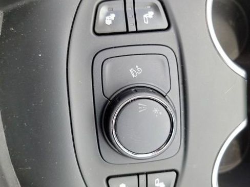 Used 2019 GMC Terrain SLE w/ Driver Convenience Package FWD image 11