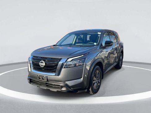 Used 2023 Nissan Pathfinder S image 4