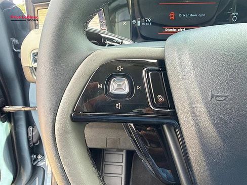 Used 2026 Lincoln Corsair Premiere FWD image 22