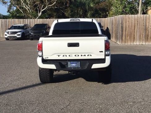 Used 2020 Toyota Tacoma TRD Sport image 6