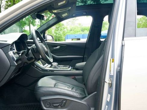Used 2020 Audi Q7 3.0T Premium Plus w/ Premium Plus Package AWD/4WD image 19