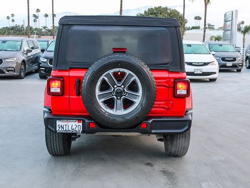 Used 2021 Jeep Wrangler Unlimited Sahara AWD/4WD image 8