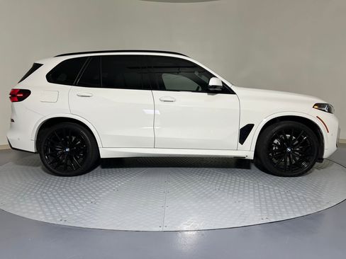 Certified 2024 BMW X5 sDrive40i w/ M Sport Package image 8