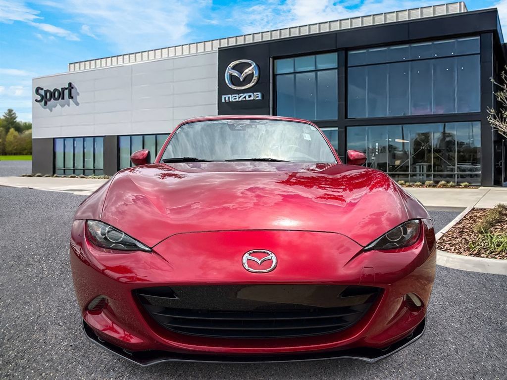 Used 2022 MAZDA MX-5 Miata RF Grand Touring w/ Appearance Package RWD image 9
