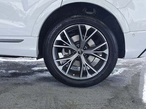 Used 2023 Audi Q8 Premium Plus w/ Premium Plus Package AWD/4WD image 5