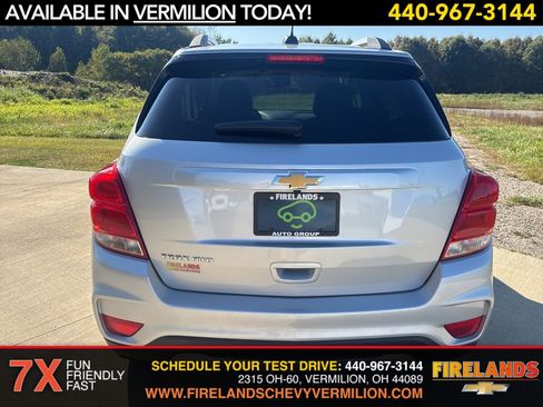 Certified 2022 Chevrolet Trax LT w/ LT Convenience Package image 4