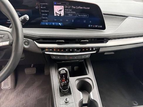 Used 2025 Cadillac XT4 Premium Luxury w/ Technology Package FWD image 30